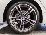 BMW純正アルミホイールです。納車時にはアルミホイールコーティングも承っております!是非ご検討下さいませ。