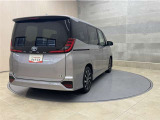 「中古車ハイブリッド保証」付き。ハイブリット機構を無償で保証します。保証期間は初度登録年月から10年目まで、または3年間の長い方。但し累計走行距離が20万km以内。