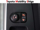 駐車時に便利なスマ-トキ-連動オ-ト格納式ドアミラーを装備しています。施錠すると自動的にドアミラーを格納する便利な機能です!