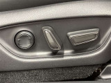 パワーシート搭載。微妙な調整が手軽にでき、ピッタリのポジションで運転することが可能です。
