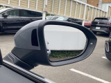 アシストシステムは、前方衝突および後退時の緊急ブレーキはもちろん、車線はみ出し抑制、サイドミラーに映らない後方死角の車両接近時の警告など、接触事故を未然に防ぐ機能も充実しています。