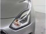 【LEDヘッドライト】装着車です! 夜間の暗い道でも、白く明るく前方を照らしてくれるので、安心して運転が出来そうですね♪