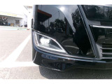 LEDフォグランプ付き。悪天候時にヘッドランプの明かりを補助。優れた安全性の確保に寄与します。
