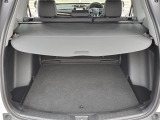 大きく開くテールゲートは、荷物の積み下ろしも楽々行えます。