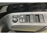 ドアロックと連動し開閉するオートリトラクタブルミラーです