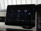 ナビゲーションは純正8インチメモリーナビ(VXU-185NBi)を装着しております。AM、FM、CD、DVD再生、Bluetooth、音楽録音再生、フルセグTVがご使用いただけます。