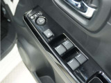 ◆パワーウィンドウスイッチ◆運転席から全席の窓の開閉操作を行うことが出来いつでも換気ができます!