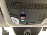 【SOSボタン】体調が悪くなったときや、事故に遭遇したとき、あおり運転にあっている時など、緊急時にボタンを押すと緊急サポートセンターにつながり、オペレーターが警察・救急への取次ぎを行います。