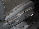 ◆パワーウィンドウスイッチ◆運転席から全席の窓の開閉操作を行うことが出来いつでも換気ができます!