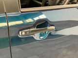 品質へのこだわり!フロアマットやシートなど車内をキレイに清掃し、ニオイや汚れなどを徹底的にクリーニングしてもらっております。室内はピカピカです☆