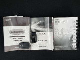 キーを取り出さずにドアを施錠&解錠。クルマの始動も可能です。  メンテナンスノート、各取扱説明書。