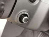 【電動コラム】シートメモリーと合わせて使用すると複数人運転する場合は、お好きなポジションを記憶する事ができます。細かな調節も可能なため、ストレスなく運転が出来ます。