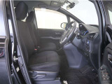 見通しの良いすっきりとした視界で、誰でも運転しやすいです。運転のしやすさは疲れにくさにも繋がりますよ♪