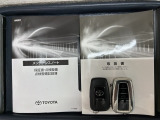 スマートキーは鍵をバッグに入れたままでもドアロックの開閉やエンジンのON・OFFができます。夜間や雨の日も鍵を探さなくて良いので便利です。