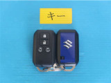 キーを取り出さずにドアを施錠&解錠。車の始動も可能です。