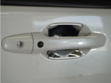 車両本体価格以外に必要な諸費用を含めたお支払総額を表示しています。車両本体価格は安いけれど諸費用が高い!!なんてことにならないよう購入に必要な金額=総額をご確認ください。