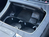 納車前整備は、メルセデスベンツ国際認定メカニックによる最新の検査ライン等の施設が充実した当社工場で入念に行います。メルセデス・ベンツの定める厳しい基準をクリアしたお車のみをご案内させて頂きます。