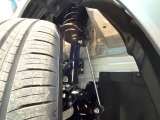 お車を安心してお乗りいただく為には、足回りの定期点検が欠かせません。サービスサポート(有償保証)では無料点検もご提供しており、安心のカーライフをお過ごしいただけるサポート体制が整っています。