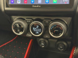 フルオートエアコンで1年中車内は快適!