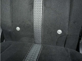◆ISOFIX◆シートベルトいらずでチャイルドシートと固定金具を連結するだけでガッチリ固定できます。