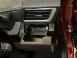 純正で付いていると車内にマッチしてます!新たに購入する必要が無いのも嬉しいですね!