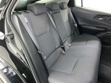 後部座席も当然、綺麗・清潔に仕上げております。内装の綺麗なお車は気持ちが良いですし、コンディションのいい車が多いです。