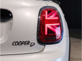 MINIのオートライトは積極的にライトをつけることにより、自車の存在を周囲に向けアピールいたします。それは安全性への配慮でもあります。