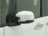 ◆ドアミラーウインカー◆ドアミラーにウインカーを装備しています。対向車に自身の進行方向を合図し安全に運転できます。
