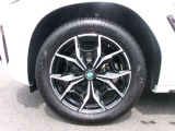 名鉄AUTOオリジナルボディーコーティングM-coatをはじめホイールコーティングやウインド撥水コーティングも施工承ります。