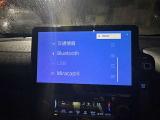 いまや必須装備「ナビゲーション」搭載!知らない場所にスイスイッとドライブ。もう、これなしではハンドルを握れませんね!でも運転中の操作は危険ですのでご注意ですね☆