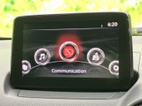 使いやすいインターフェースで、運転中の情報確認や操作がよりスムーズに行えます。快適なドライブをサポートする頼れる相棒です。
