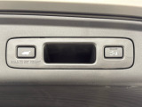 ★パワーテールゲート(予約クローズ機能付)★荷物を置いてクルマから離れると自動で閉扉する「予約クローズ機能」が付いたパワーテールゲート。その他、色々な機能があり使い勝手を向上させています。