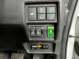 運転席からもリアゲートやスライドドアの開閉ができます☆