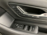 運転席ポジションメモリーは3名さま分です。