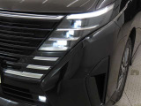 話題のLEDヘッドランプが採用されております! 省電力で長寿命、しかもとても明るく熱くなりにくい性質を持ったライトになります。虫も寄ってきにくい性質も持っております。