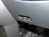 【ETC】高速道路の料金所をノンストップで通過できる車載器です。お仕事での長距離移動やご家族での遠出など、スムーズなドライブを助けます。