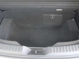 ラゲージスペースの開口部が広く、荷物の積み下ろしが楽々行えます♪