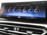 車両の頭脳といっても過言ではない『iDrive・システム』。オーディオ・ハンズフリー・ナビゲーションはもちろん、車両状況・操作説明まで確認する事ができます。
