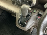 発進時から滑らかに加速する無段階変速のCVTはストップ&ゴーの多い街の中も快適です