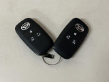 【キーフリーシステム】電子キーをポケットやカバンに入れて携帯しているだけでドアの開け閉めやエンジンのON/OFFが出来ます☆ また、イモビライザー機能も備わっていますので盗難対策もバッチリです☆