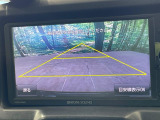 【バックカメラ】駐車時に後方がリアルタイム映像で確認できます。大型商業施設や立体駐車場での駐車時や、夜間のバック時に大活躍!運転スキルに関わらず、今や必須となった装備のひとつです!