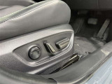 パワーシート搭載。微妙な調整が手軽にでき、ピッタリのポジションで運転することが可能です。