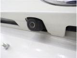 バックカメラが付いているので後方確認が非常にしやすいです。今や運転初心者も熟練者も必須装備!ついていて損はないですね♪