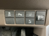 車がカーブの外側へ膨らんだり内側へ巻き込んだりする挙動を防止する横滑り防止装置、障害物センサー、万が一の時にあると心強いホンダセンシング機能-路外逸脱抑制機能・衝突軽減ブレーキ付きです!