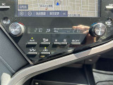 左右独立温度コントロールフルオートエアコンです。運転席、助手席それぞれで独立して温度設定ができます。冷え性の方が乗っても安心ですね♪