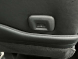 USBポートを後席に装備。スマホやタブレットのデバッテリーを気にせず使えます。