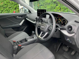 人間工学に基づいて設計されたシートは車のもっているドライビングフィールを存分にドライバーに伝えてくれるクオリティの高い仕上がりとなっています。