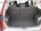 広いトランクです。色々な荷物を載せてドライブしてくださいね。」