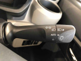 ☆オートライト機能☆車外の明るさに応じて自動的でヘッドランプを点灯および消灯します。夕暮れ時やトンネルなどで便利です!