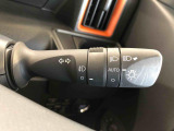 ☆オートライト機能☆車外の明るさに応じて自動的でヘッドランプを点灯および消灯します。夕暮れ時やトンネルなどで便利です!
